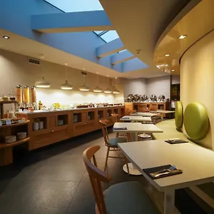 987 Design Otel